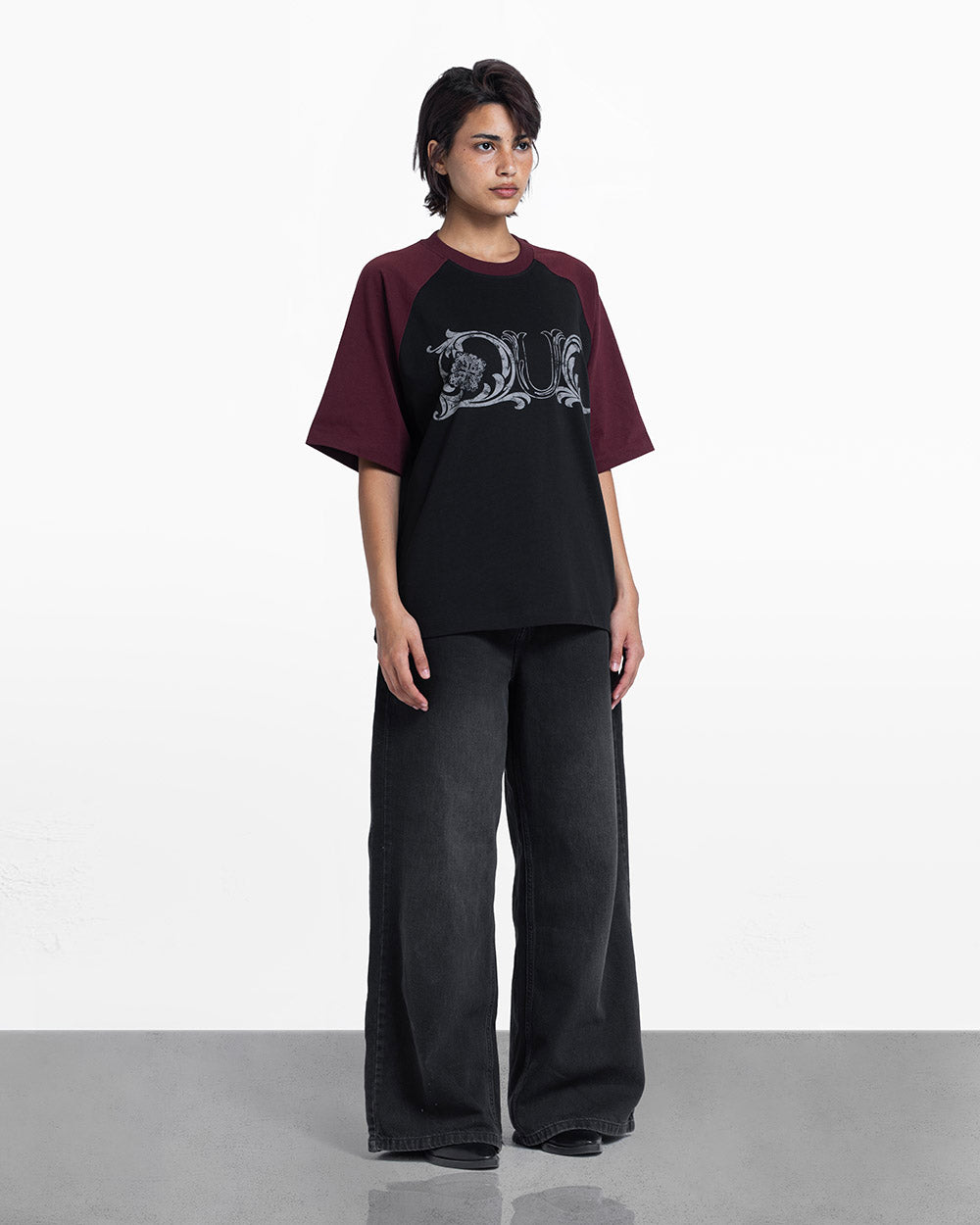 Duo Riglan tee black & burgundy