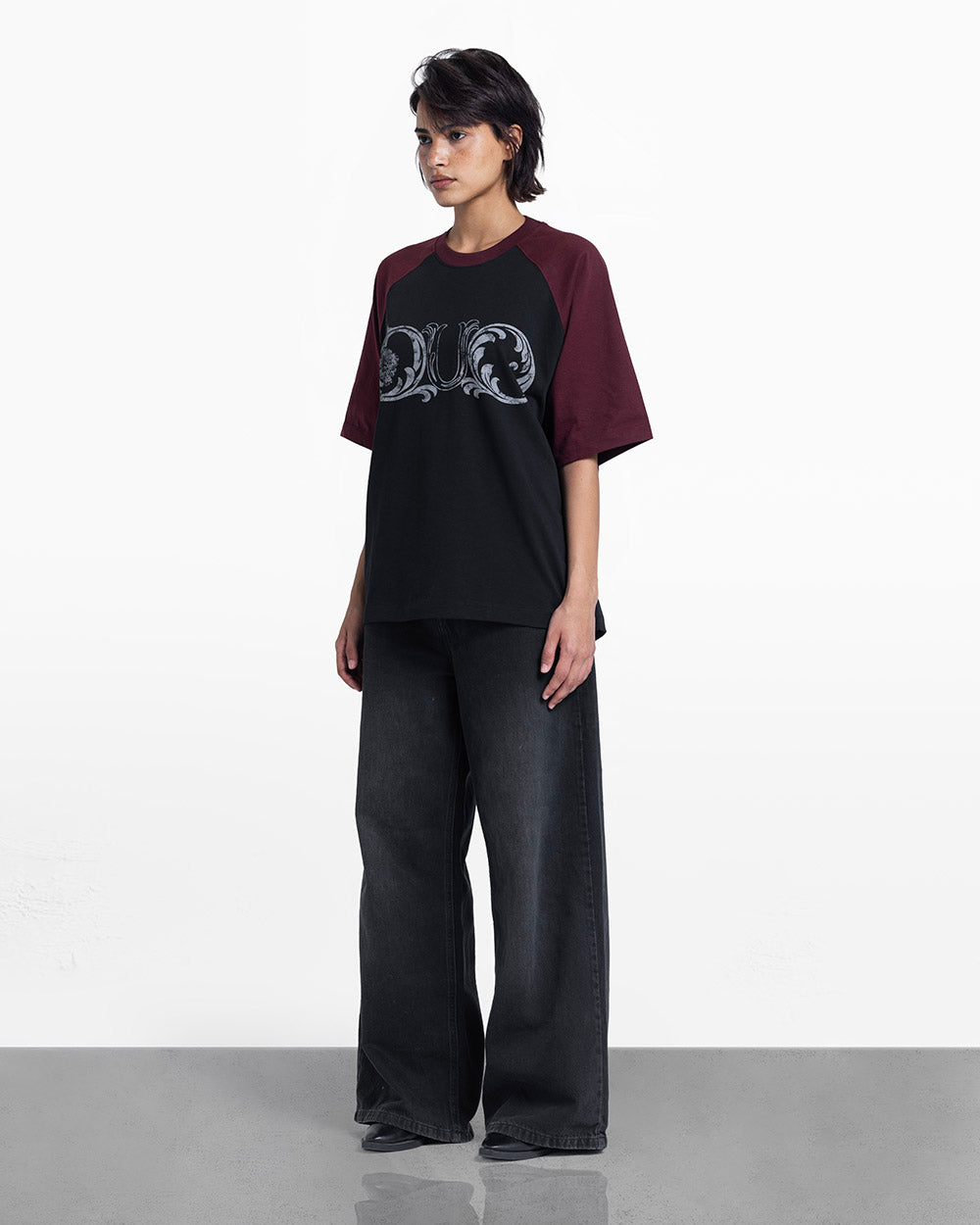 Duo Riglan tee black & burgundy